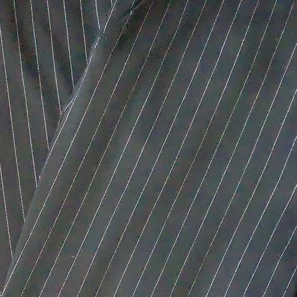 WHBM pinstripe “Slim” pants SZ 6 - Picture 2 of 7